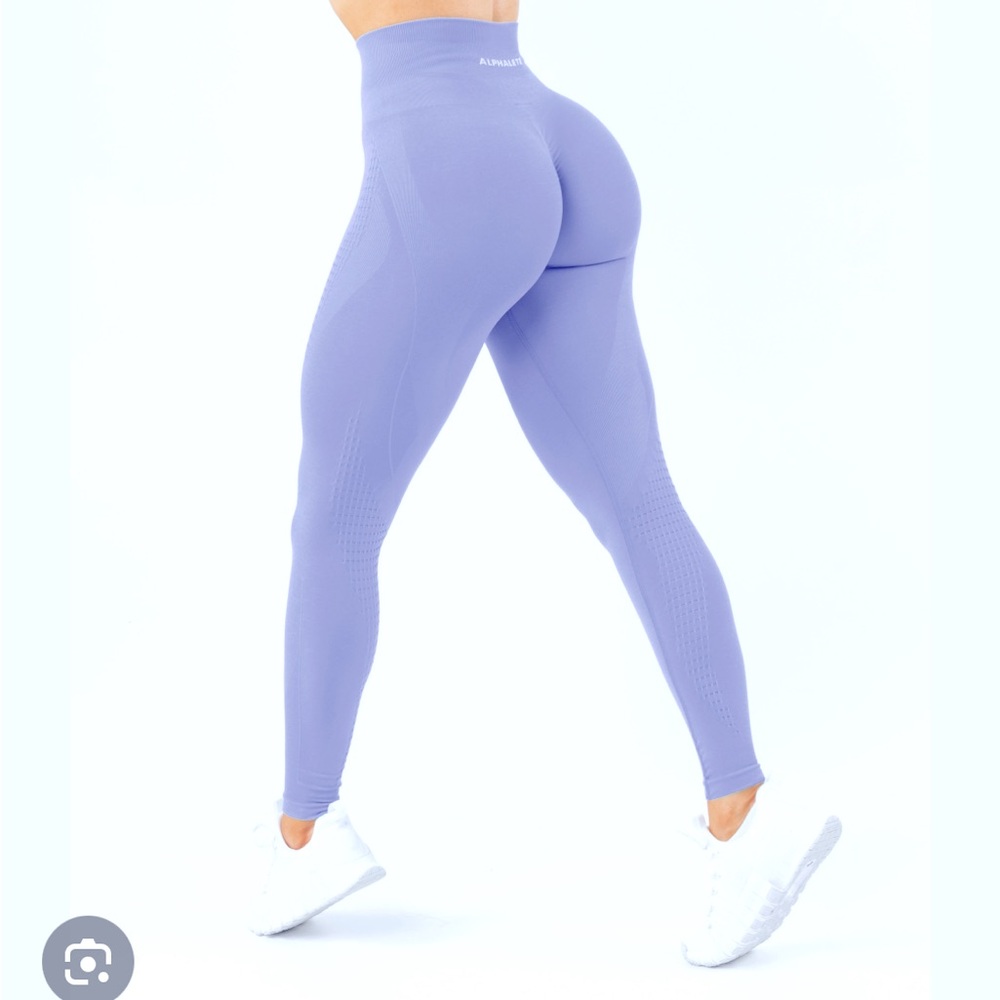 Lavender High-Waisted Leggings new never worn